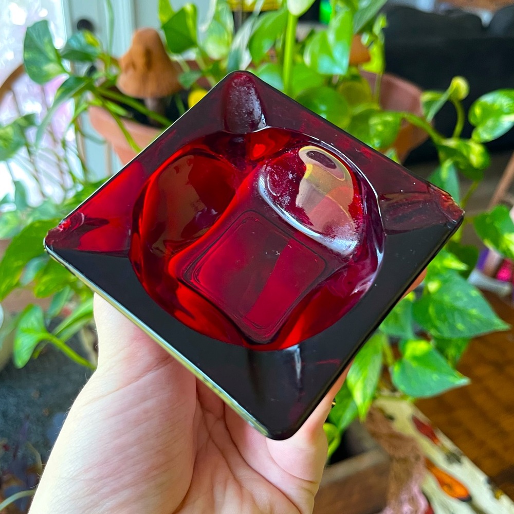 1960s Ruby Retro ashtray/candle holder ❤️